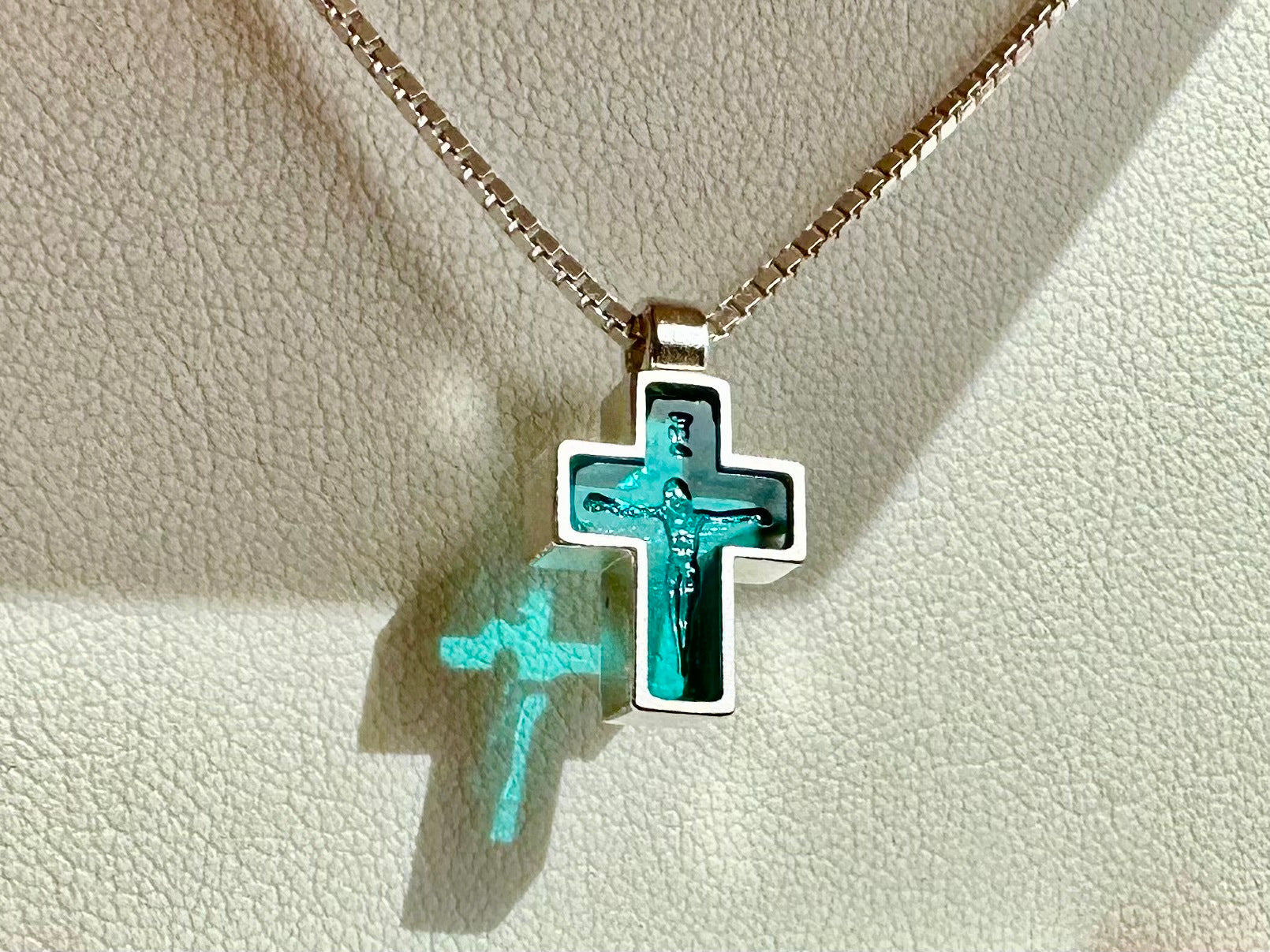 Son Jewel - Crosses made from Light